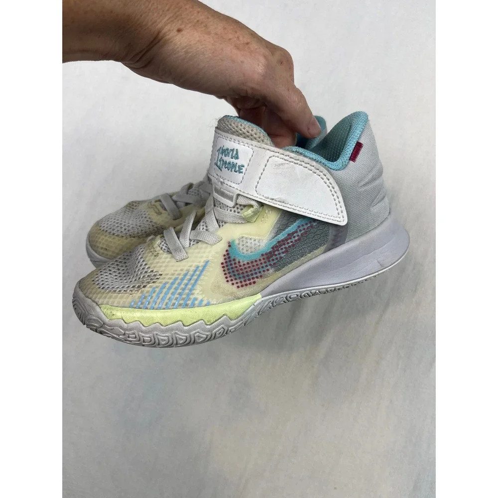 Nike Kyrie Flytrap 5 Kids Basketball Shoes White Blue DD0339-103 Size 11C